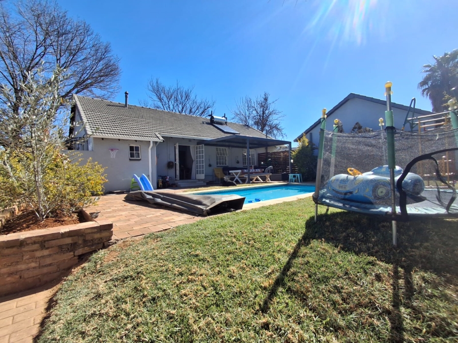 3 Bedroom Property for Sale in Brackenhurst Gauteng