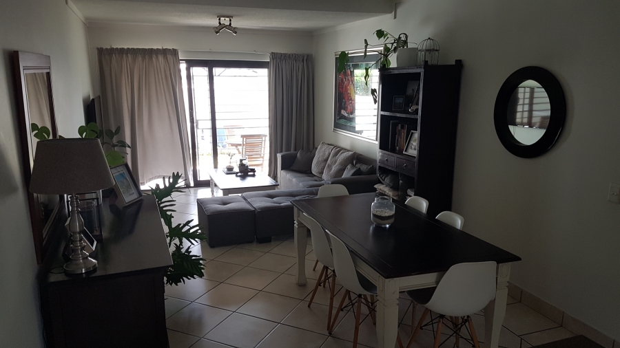 To Let 2 Bedroom Property for Rent in Douglasdale Gauteng