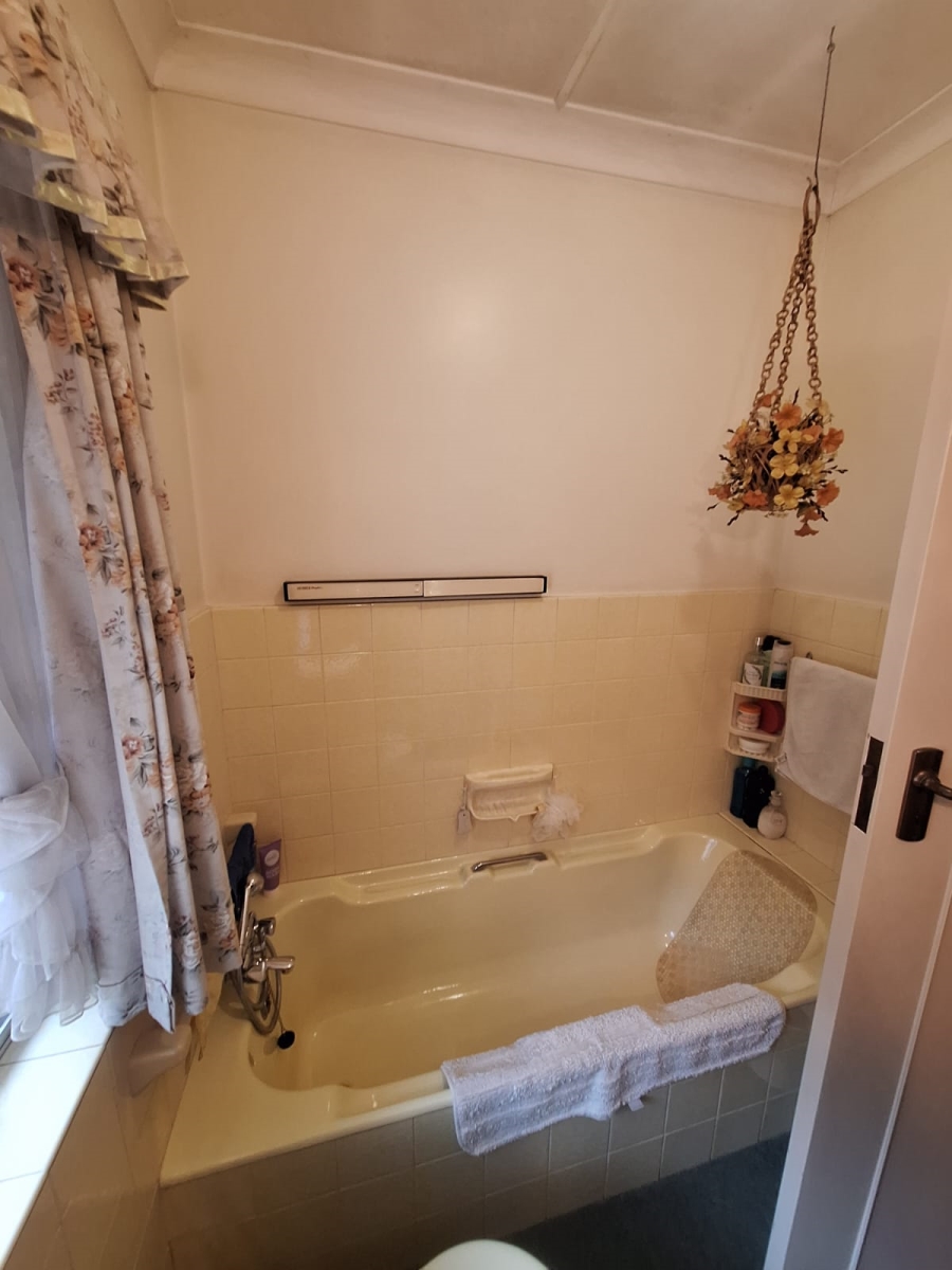 3 Bedroom Property for Sale in Lombardy East Gauteng