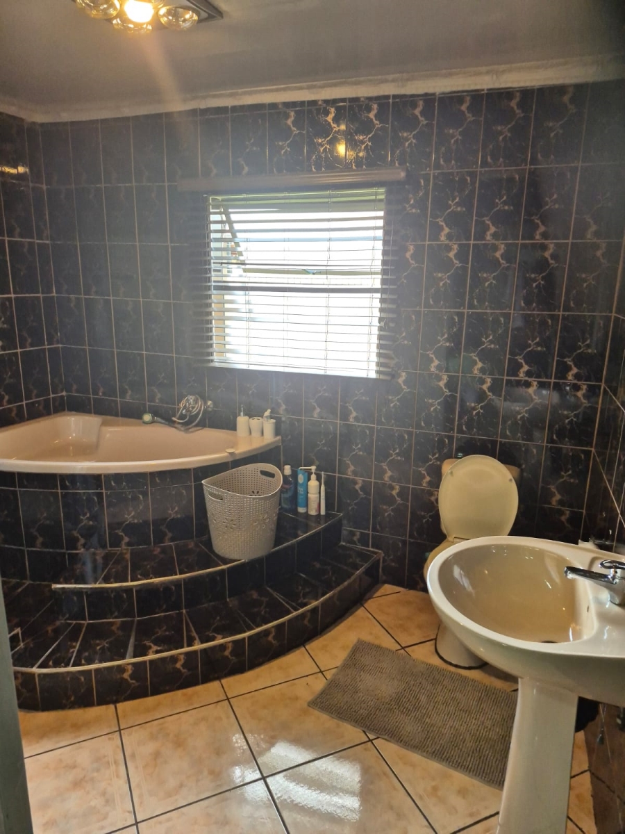 3 Bedroom Property for Sale in Leachville Gauteng
