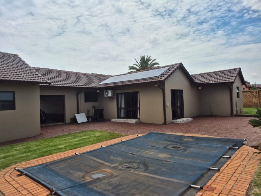 3 Bedroom Property for Sale in Leachville Gauteng