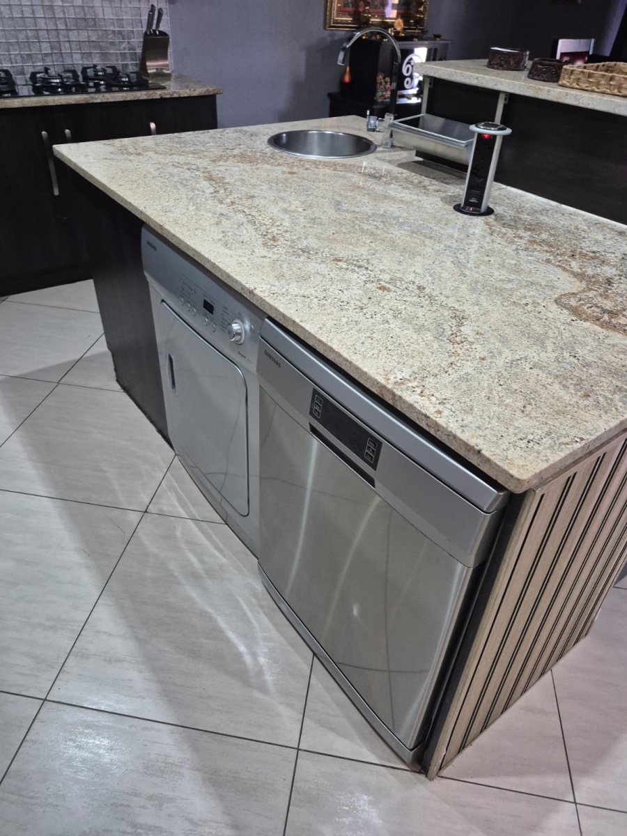 3 Bedroom Property for Sale in Leachville Gauteng