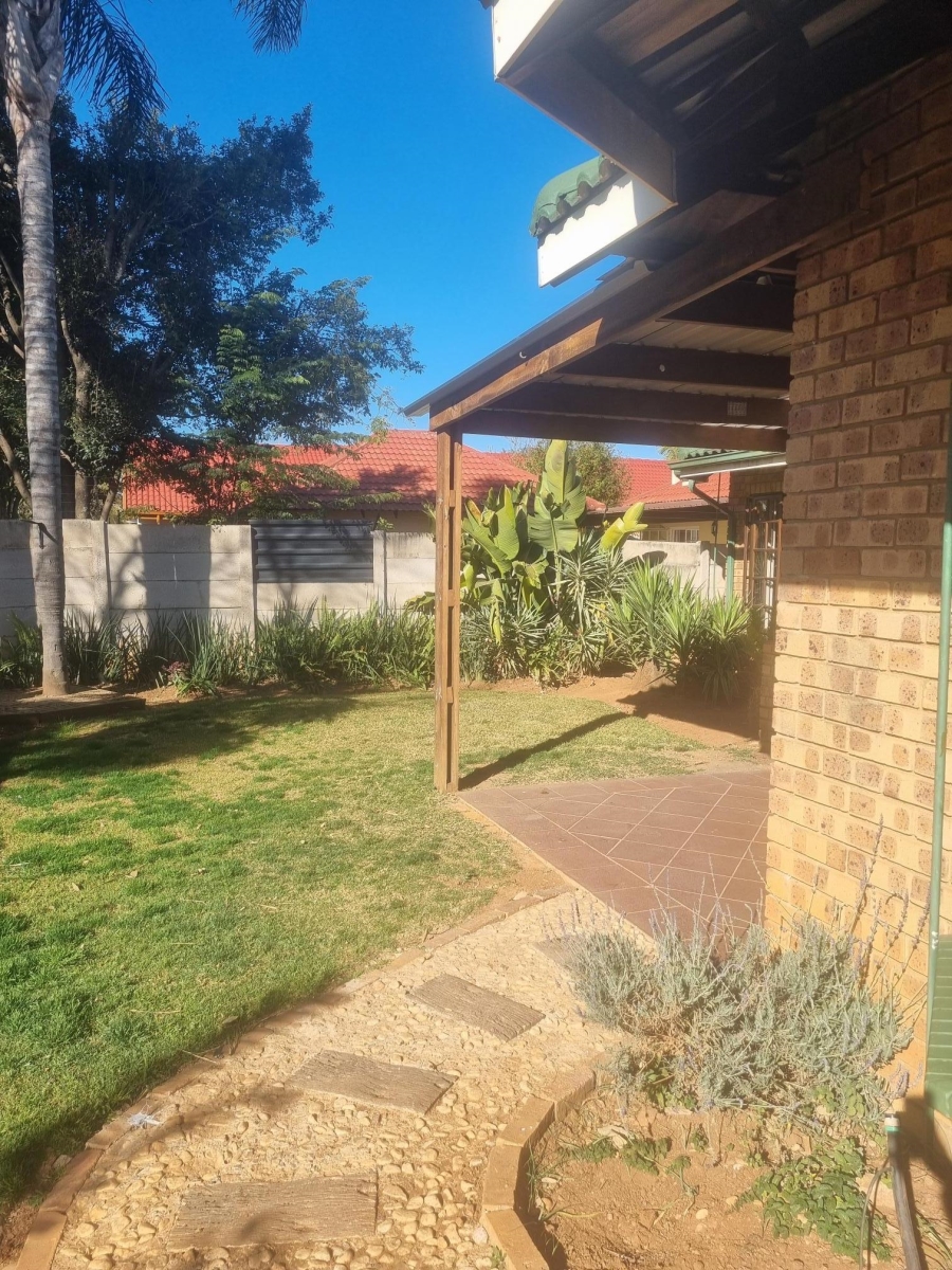To Let 3 Bedroom Property for Rent in Moreleta Park Gauteng
