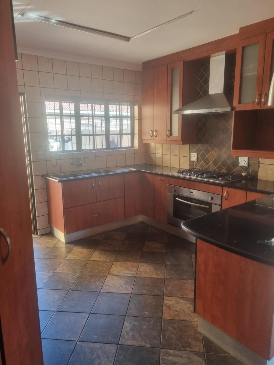 To Let 3 Bedroom Property for Rent in Moreleta Park Gauteng