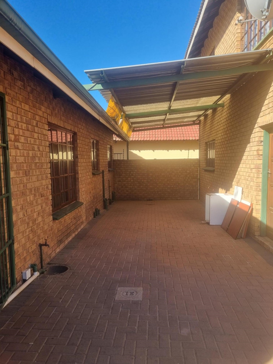 To Let 3 Bedroom Property for Rent in Moreleta Park Gauteng