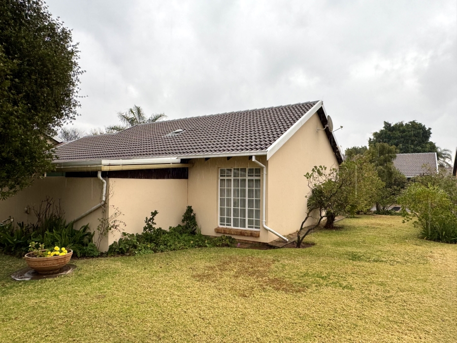 2 Bedroom Property for Sale in Die Wilgers Gauteng
