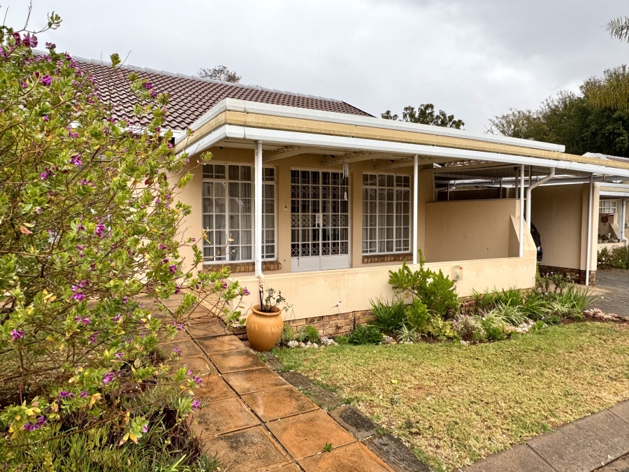 2 Bedroom Property for Sale in Die Wilgers Gauteng