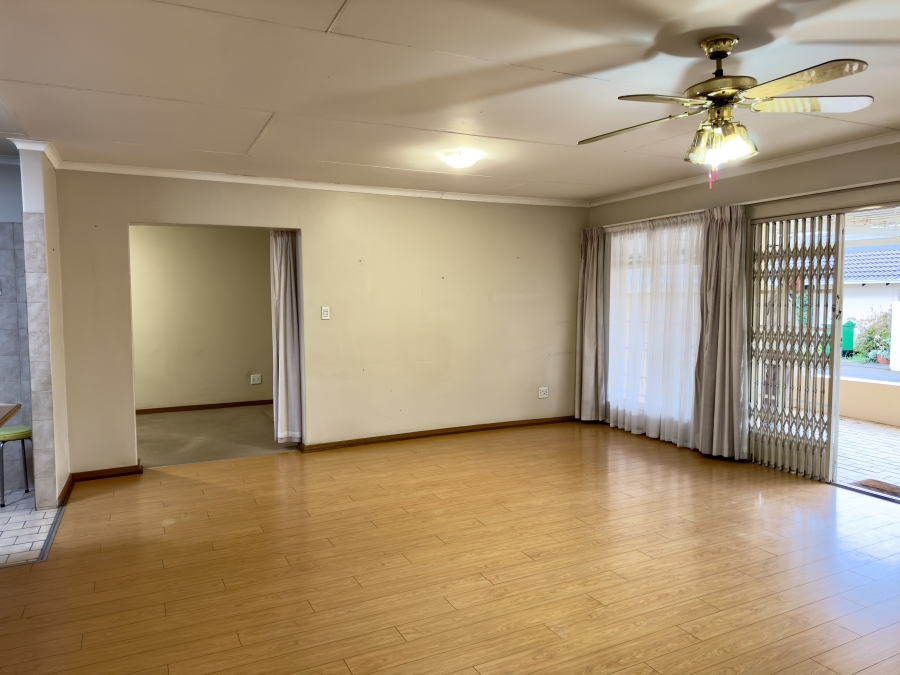 2 Bedroom Property for Sale in Die Wilgers Gauteng