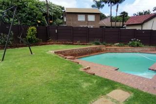 To Let 4 Bedroom Property for Rent in Wilro Park Gauteng