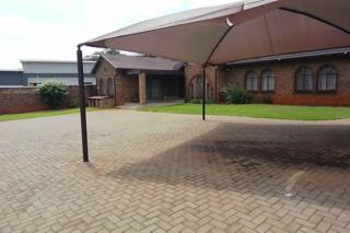 To Let 4 Bedroom Property for Rent in Wilro Park Gauteng