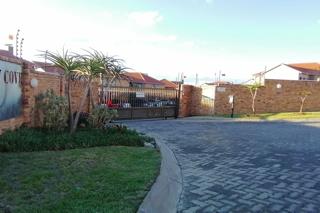 To Let 4 Bedroom Property for Rent in Wilro Park Gauteng
