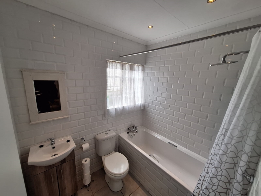 3 Bedroom Property for Sale in Klopperpark Gauteng