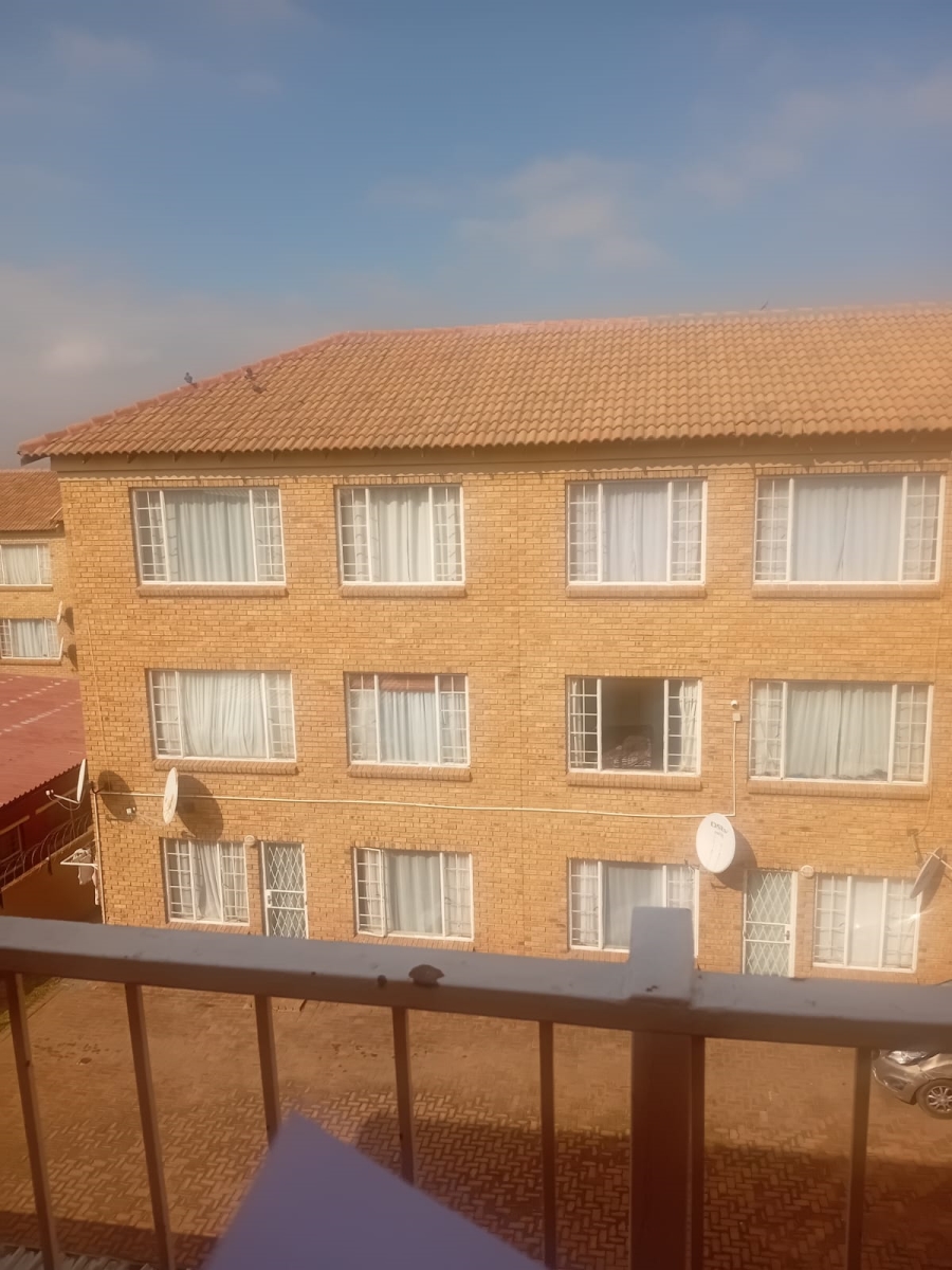 2 Bedroom Property for Sale in Kenmare Gauteng