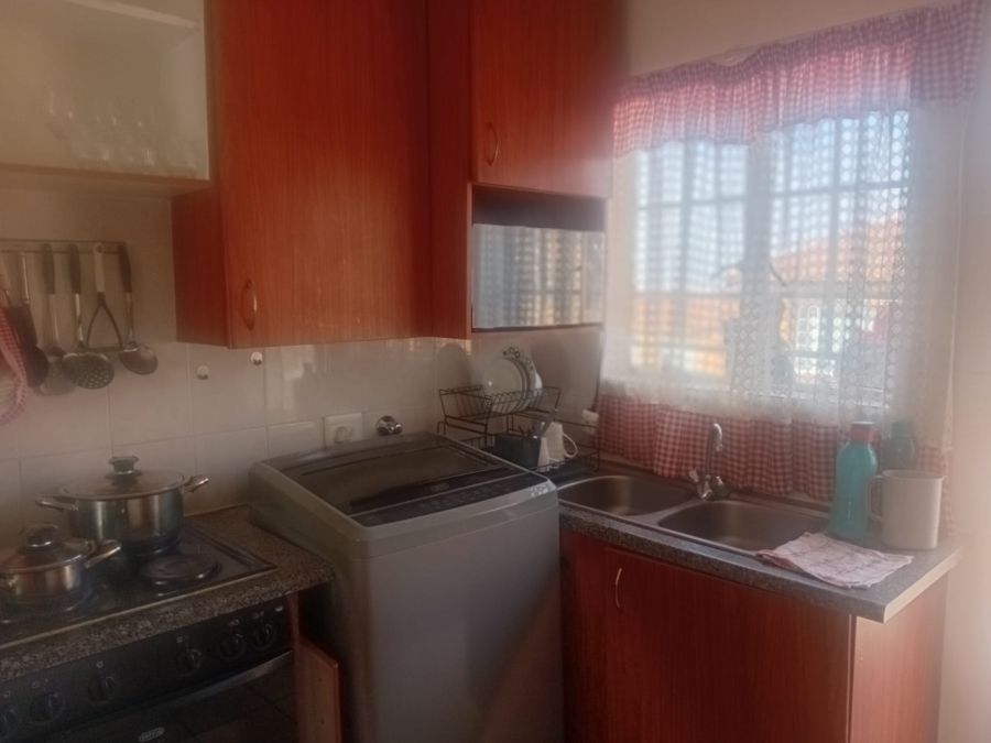 2 Bedroom Property for Sale in Kenmare Gauteng