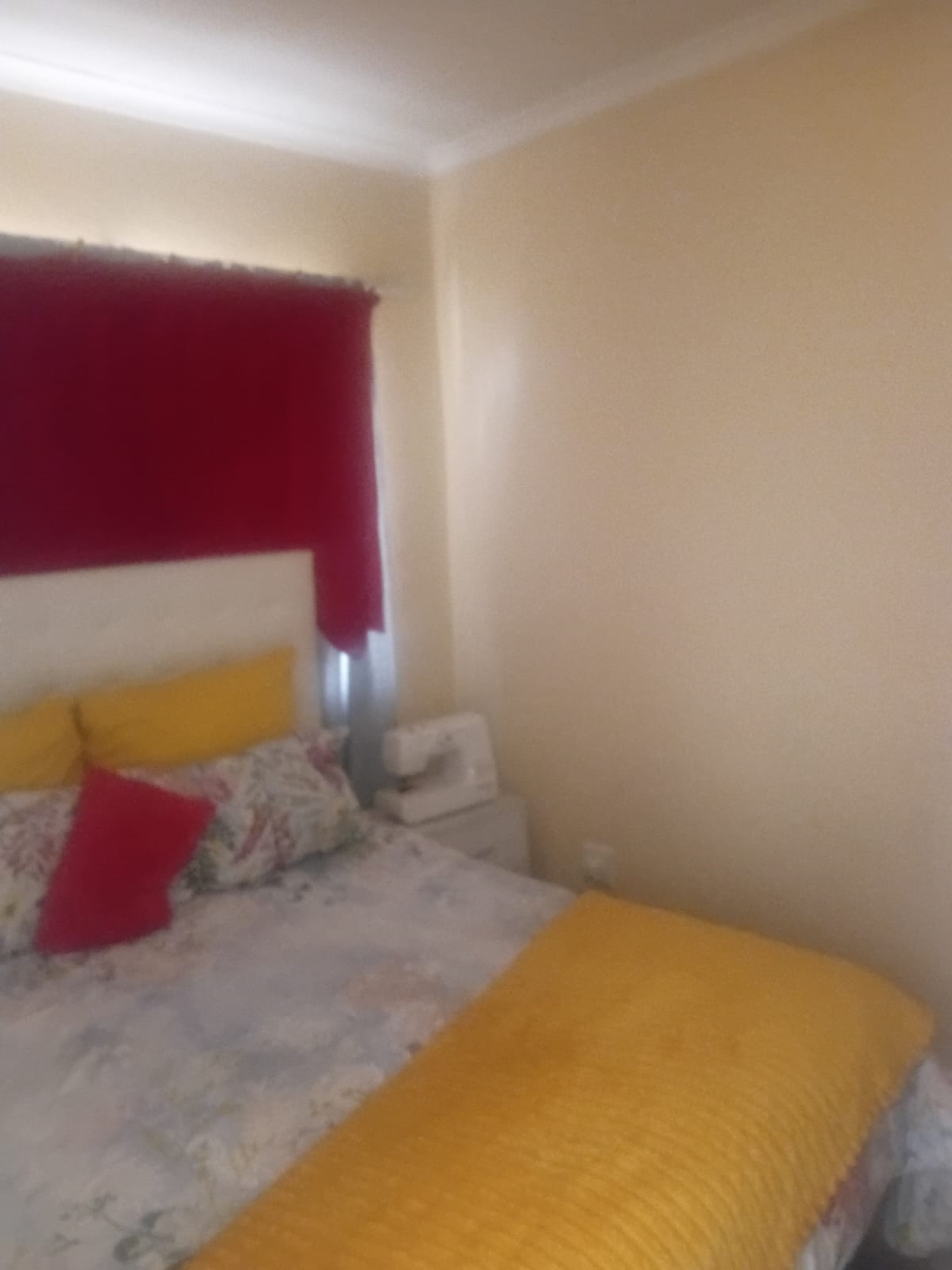 2 Bedroom Property for Sale in Kenmare Gauteng
