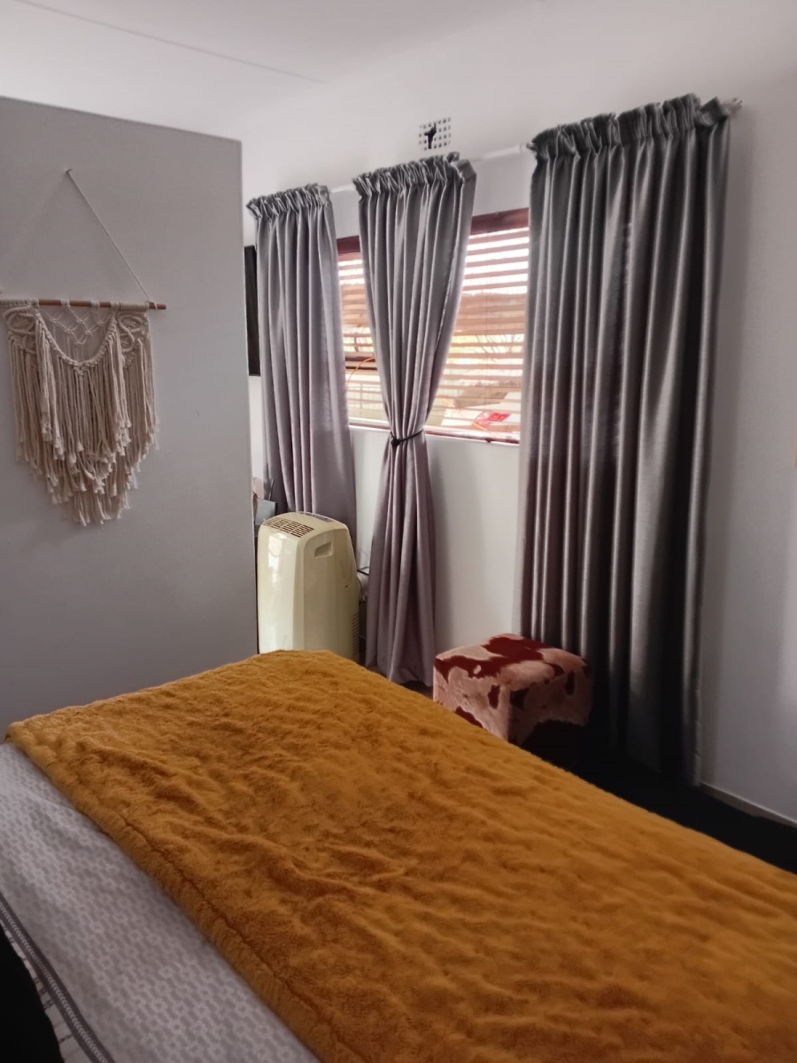 3 Bedroom Property for Sale in Kenmare Gauteng