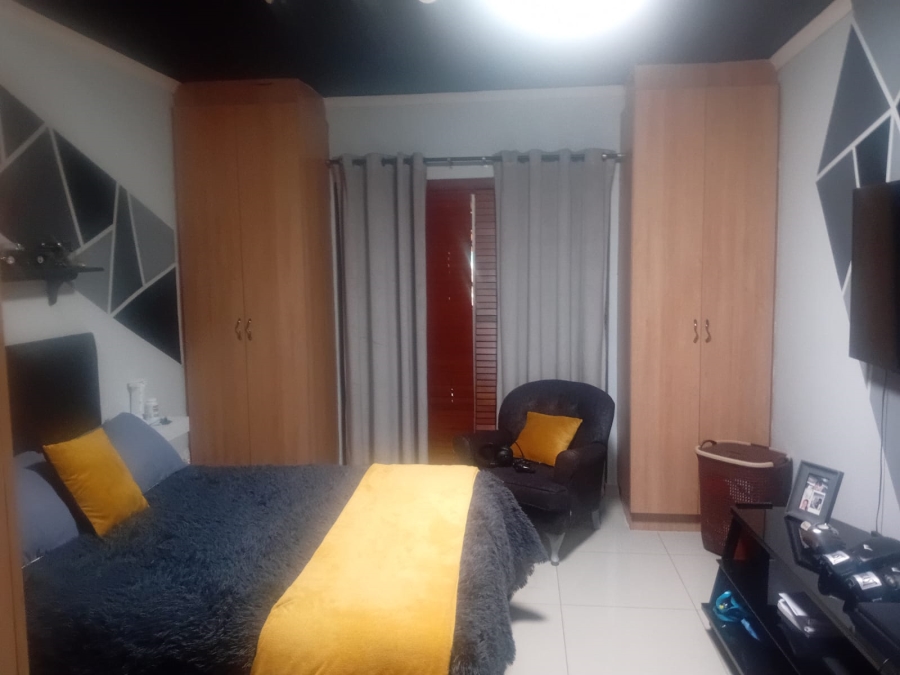 3 Bedroom Property for Sale in Kenmare Gauteng