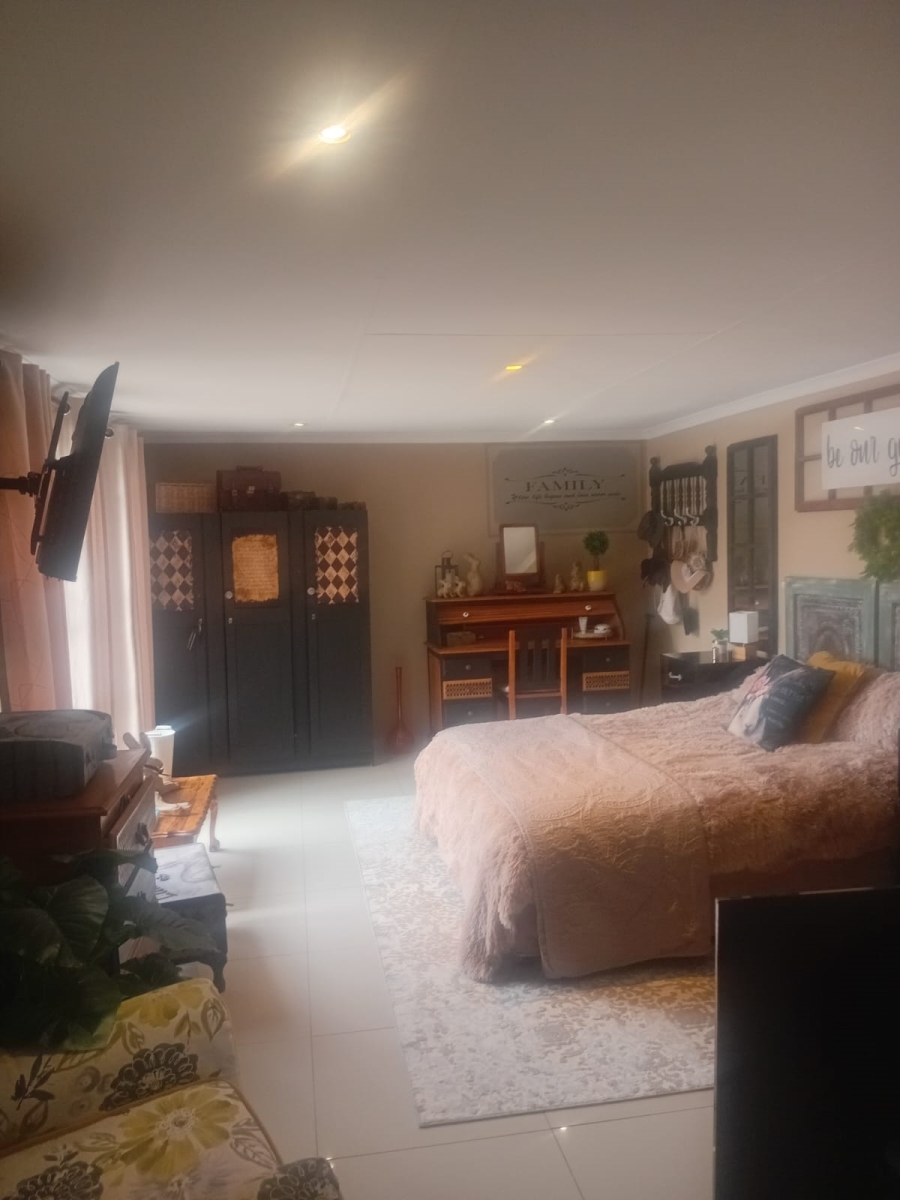 3 Bedroom Property for Sale in Kenmare Gauteng