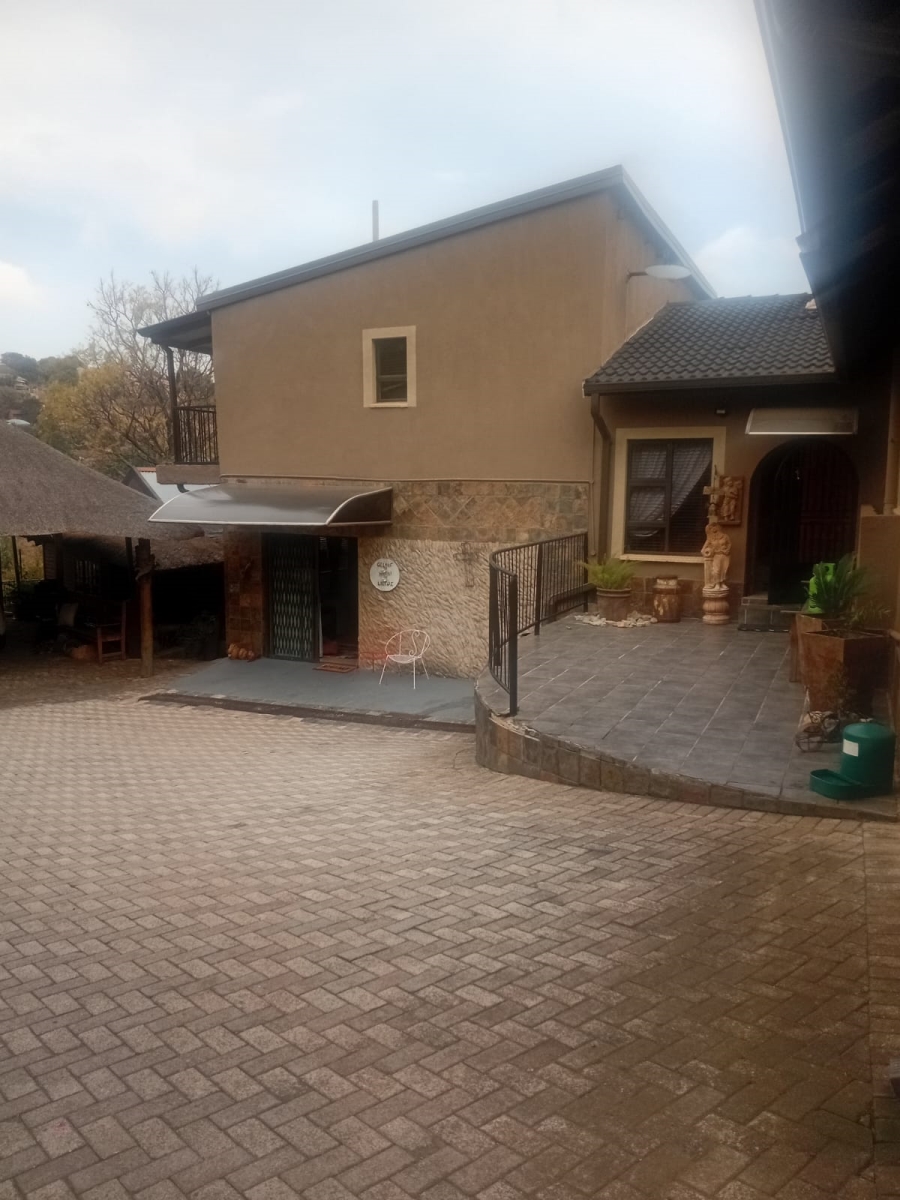 3 Bedroom Property for Sale in Kenmare Gauteng
