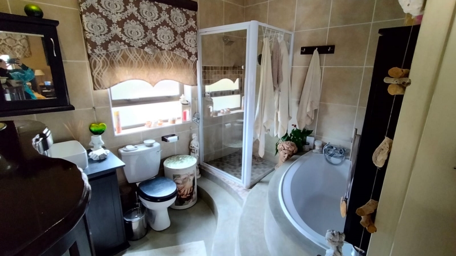 4 Bedroom Property for Sale in Kenmare Gauteng