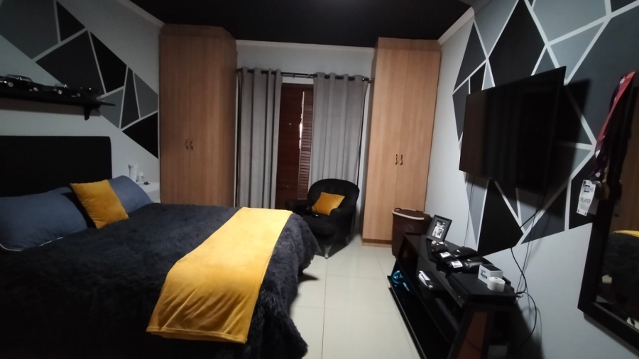 4 Bedroom Property for Sale in Kenmare Gauteng