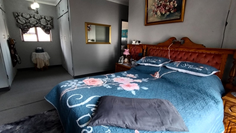 4 Bedroom Property for Sale in Kenmare Gauteng