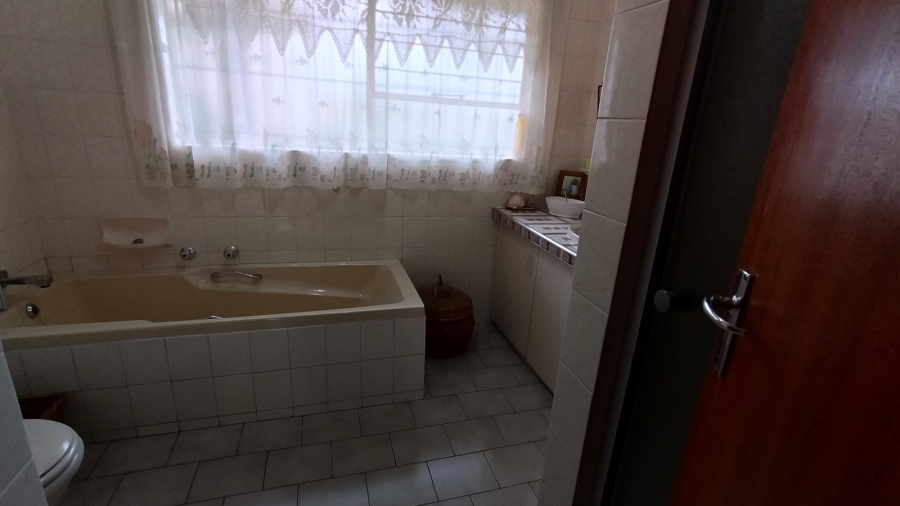 4 Bedroom Property for Sale in Noordheuwel Gauteng
