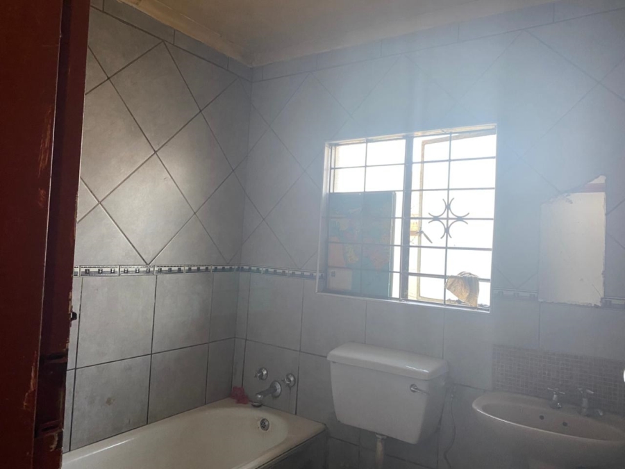 5 Bedroom Property for Sale in Cresslawn Gauteng