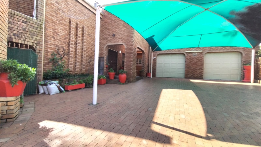 2 Bedroom Property for Sale in Noordheuwel Gauteng