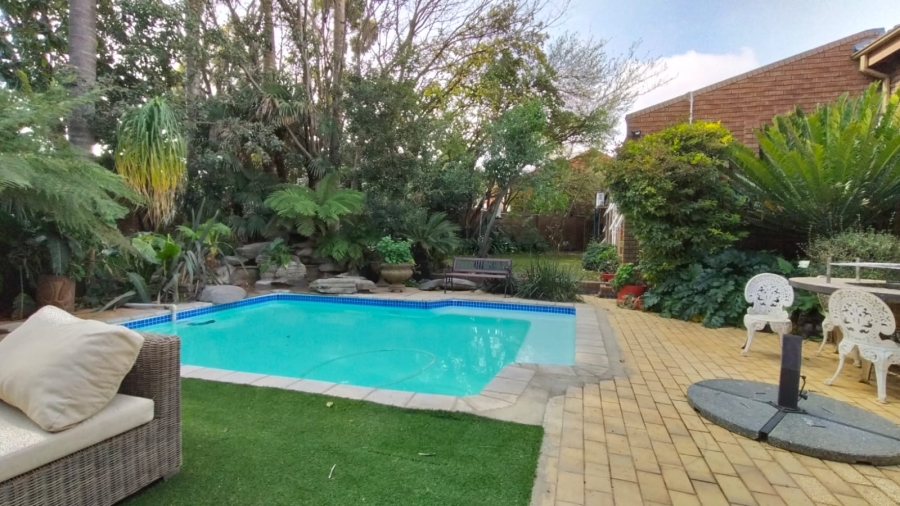 2 Bedroom Property for Sale in Noordheuwel Gauteng