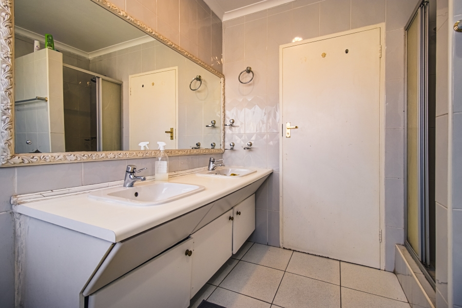 3 Bedroom Property for Sale in Bruma Gauteng