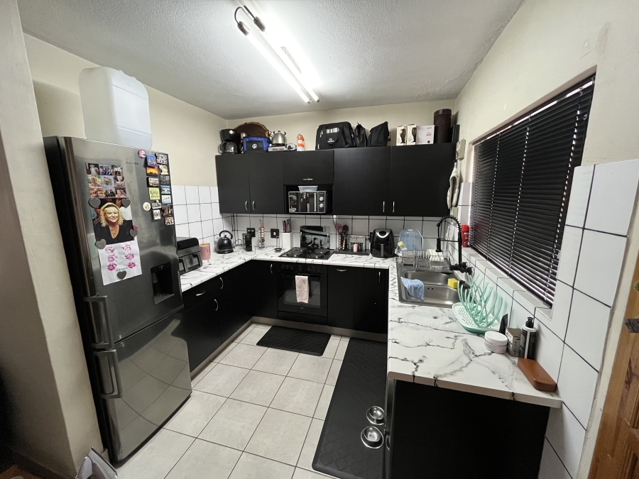 2 Bedroom Property for Sale in Annlin Gauteng