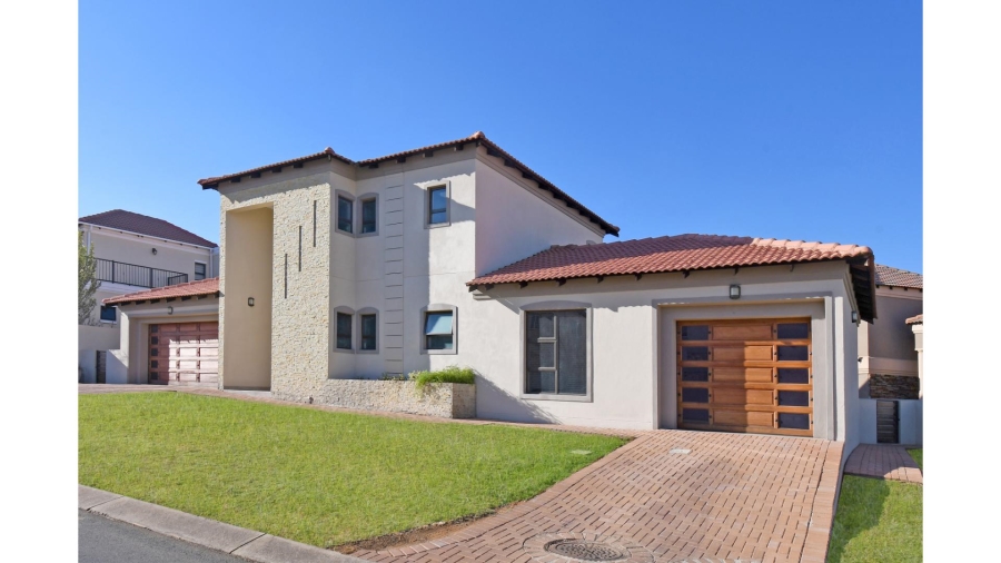 5 Bedroom Property for Sale in Blue Valley Golf Estate Gauteng