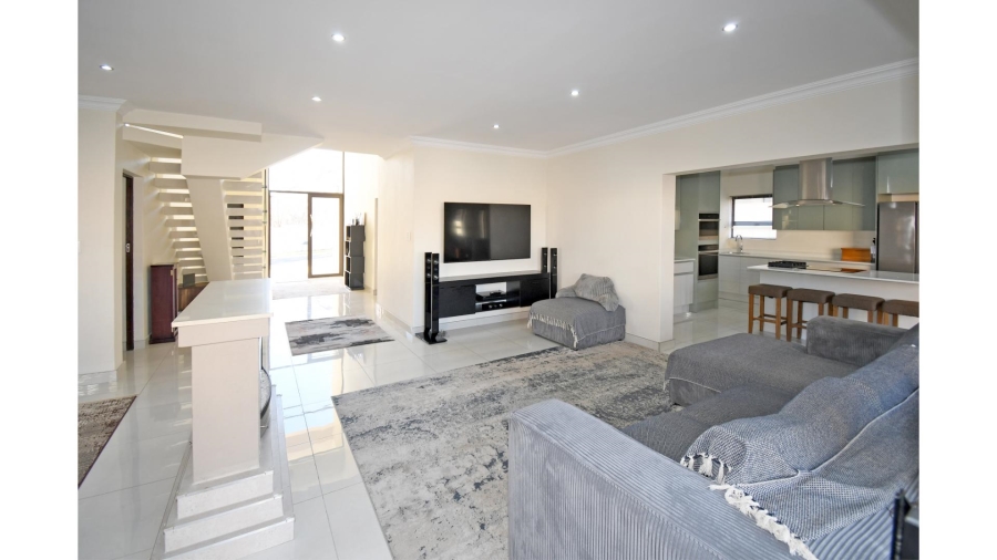 5 Bedroom Property for Sale in Blue Valley Golf Estate Gauteng