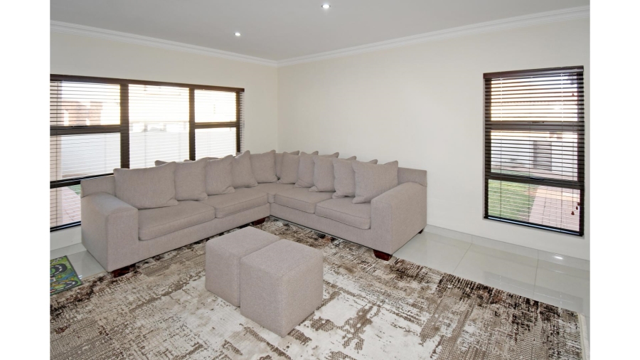 5 Bedroom Property for Sale in Blue Valley Golf Estate Gauteng