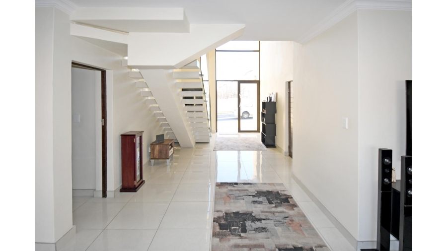 5 Bedroom Property for Sale in Blue Valley Golf Estate Gauteng