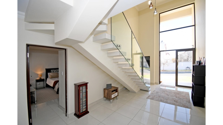 5 Bedroom Property for Sale in Blue Valley Golf Estate Gauteng