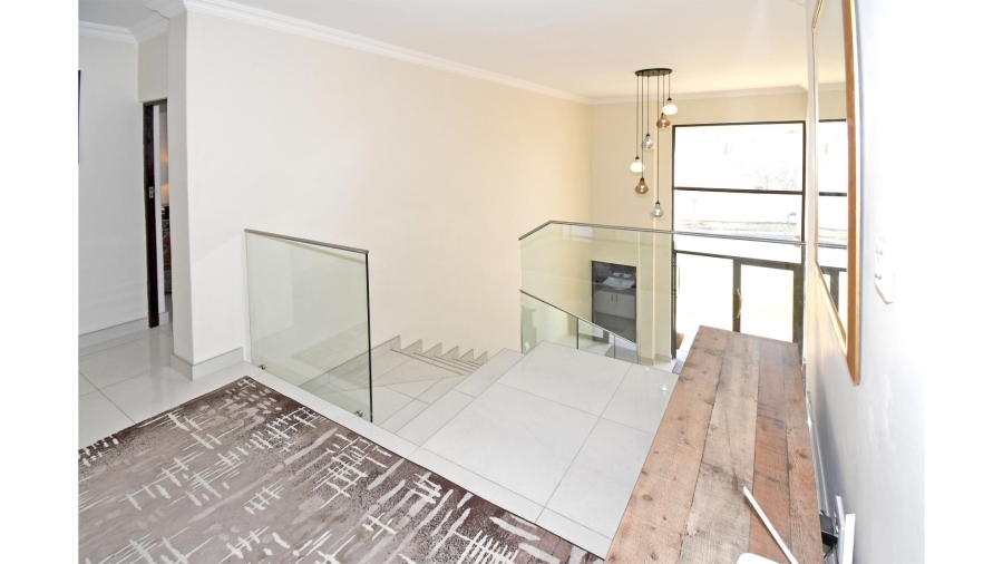 5 Bedroom Property for Sale in Blue Valley Golf Estate Gauteng