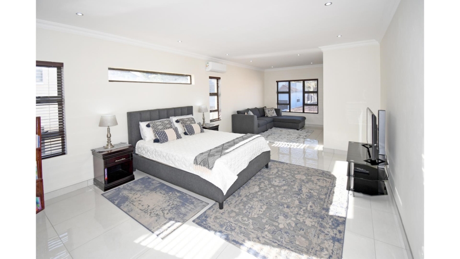 5 Bedroom Property for Sale in Blue Valley Golf Estate Gauteng