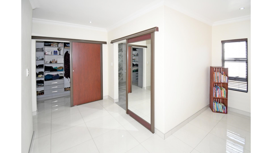 5 Bedroom Property for Sale in Blue Valley Golf Estate Gauteng