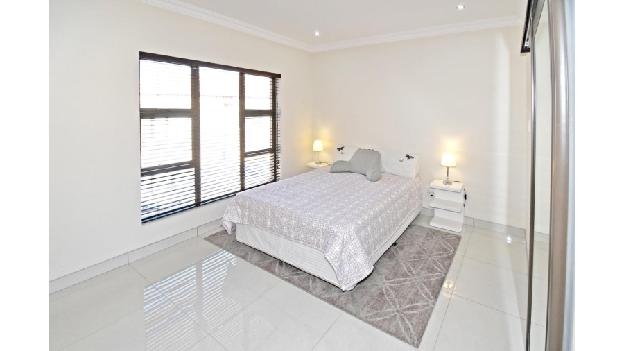 5 Bedroom Property for Sale in Blue Valley Golf Estate Gauteng