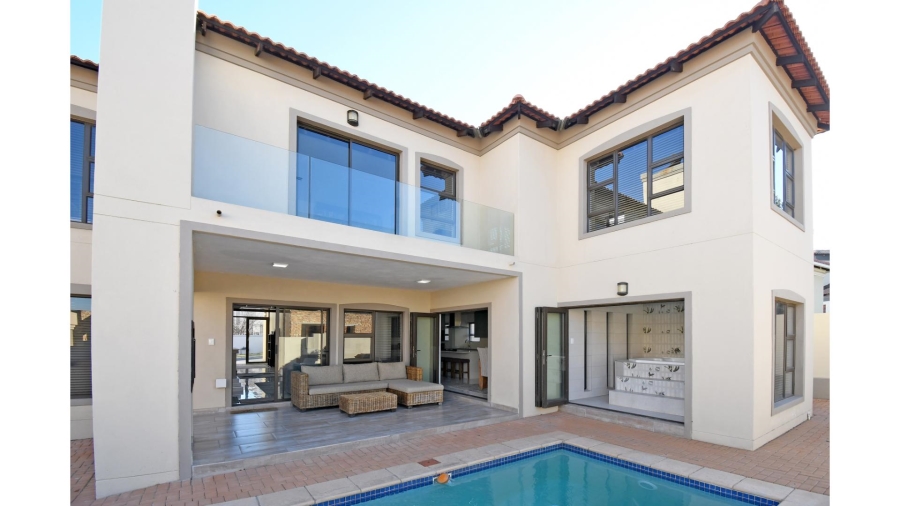 5 Bedroom Property for Sale in Blue Valley Golf Estate Gauteng