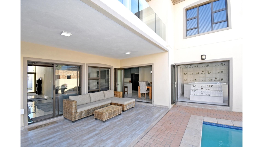 5 Bedroom Property for Sale in Blue Valley Golf Estate Gauteng