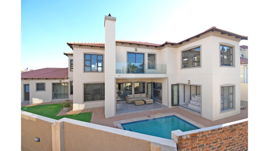 5 Bedroom Property for Sale in Blue Valley Golf Estate Gauteng