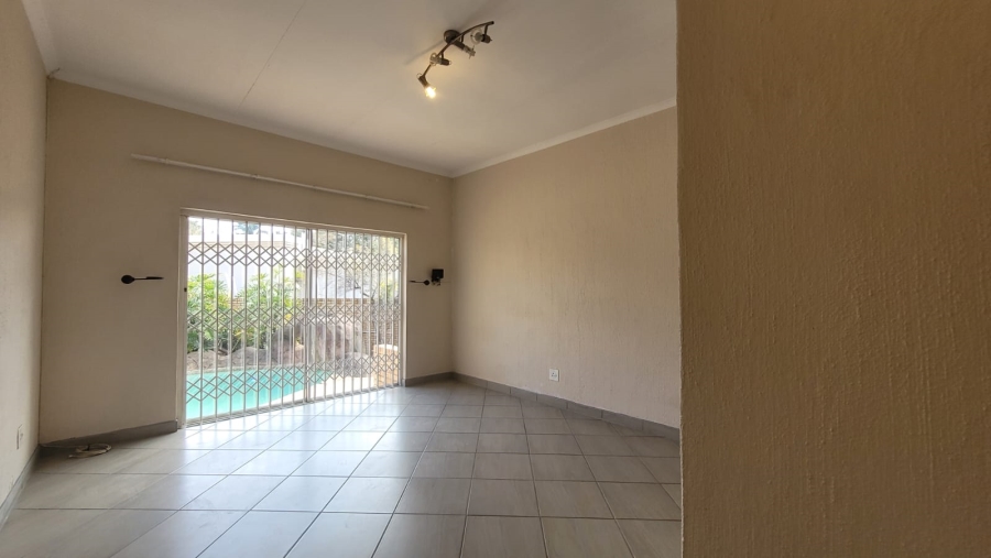 6 Bedroom Property for Sale in Noordheuwel Gauteng