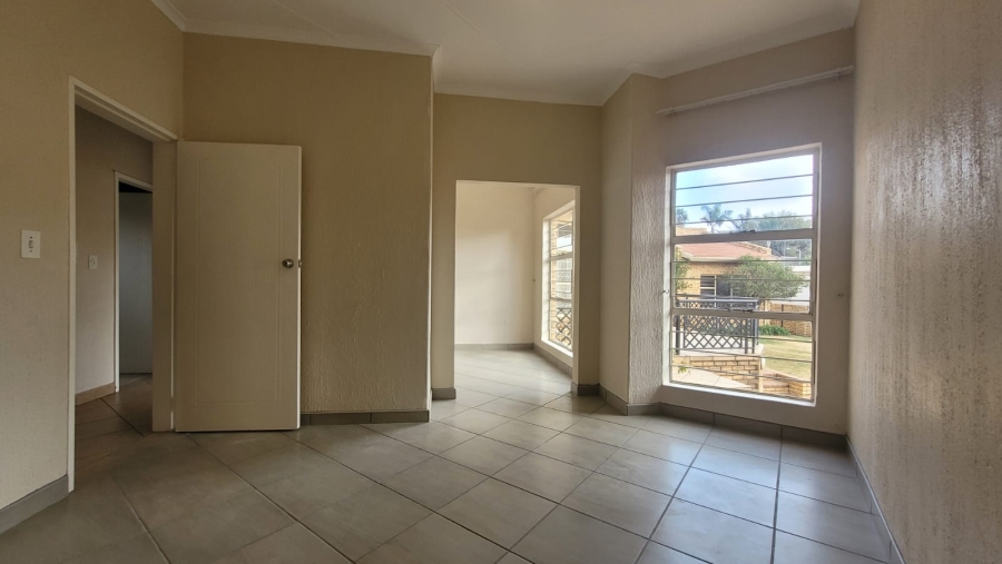6 Bedroom Property for Sale in Noordheuwel Gauteng