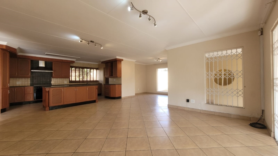 6 Bedroom Property for Sale in Noordheuwel Gauteng
