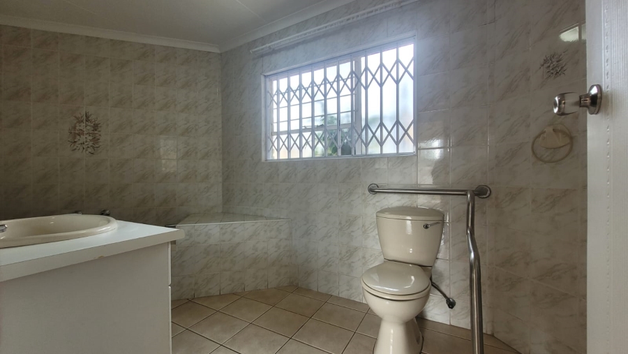 6 Bedroom Property for Sale in Noordheuwel Gauteng