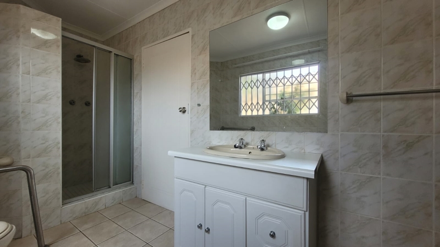 6 Bedroom Property for Sale in Noordheuwel Gauteng