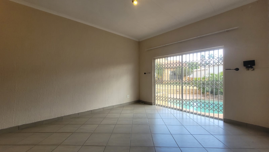 6 Bedroom Property for Sale in Noordheuwel Gauteng